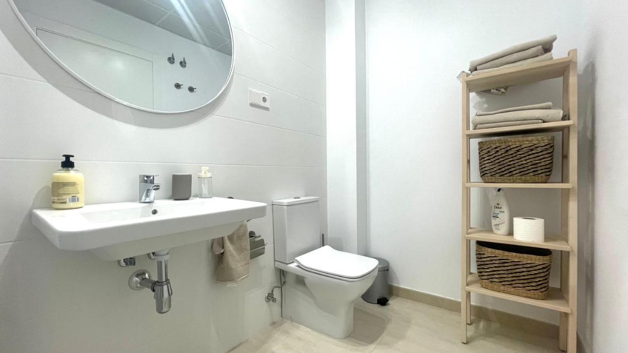 Apartamento Malaga Beach, 2A Apartment Ngoại thất bức ảnh
